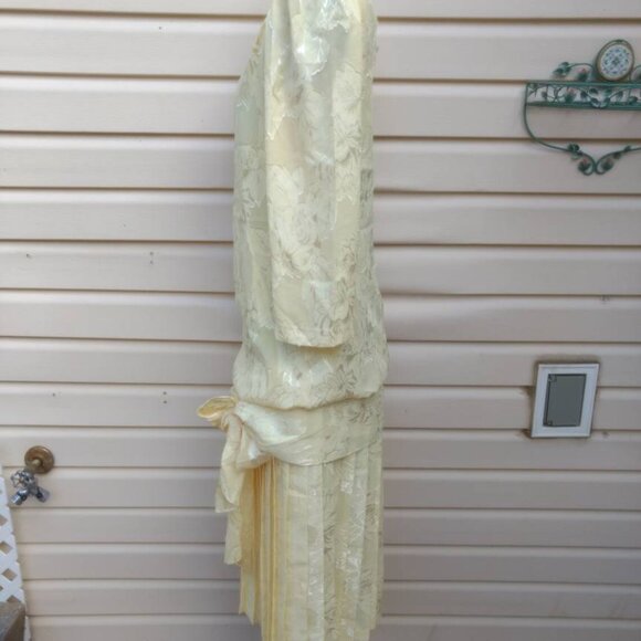 Vintage 80s Does 20s Yellow Drop Waist Dress Silky Bow Size 9/10 - Picture 7 of 11